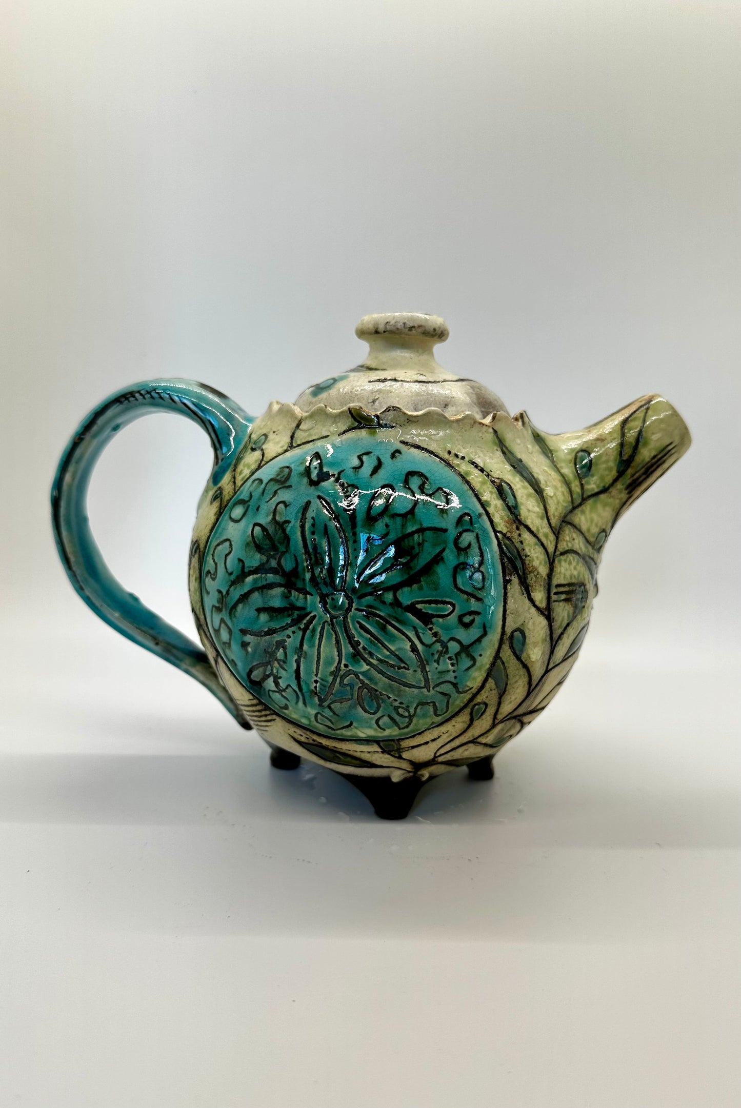 Black Stoneware Seashell Teapot