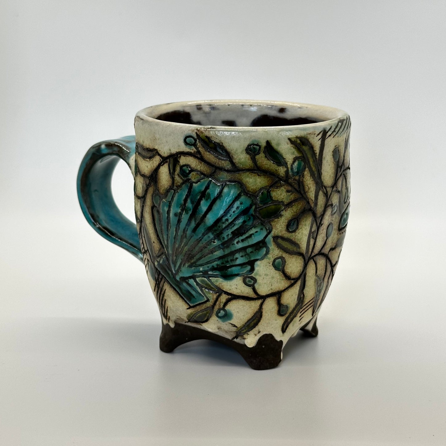 Black Stoneware Seashell Mug