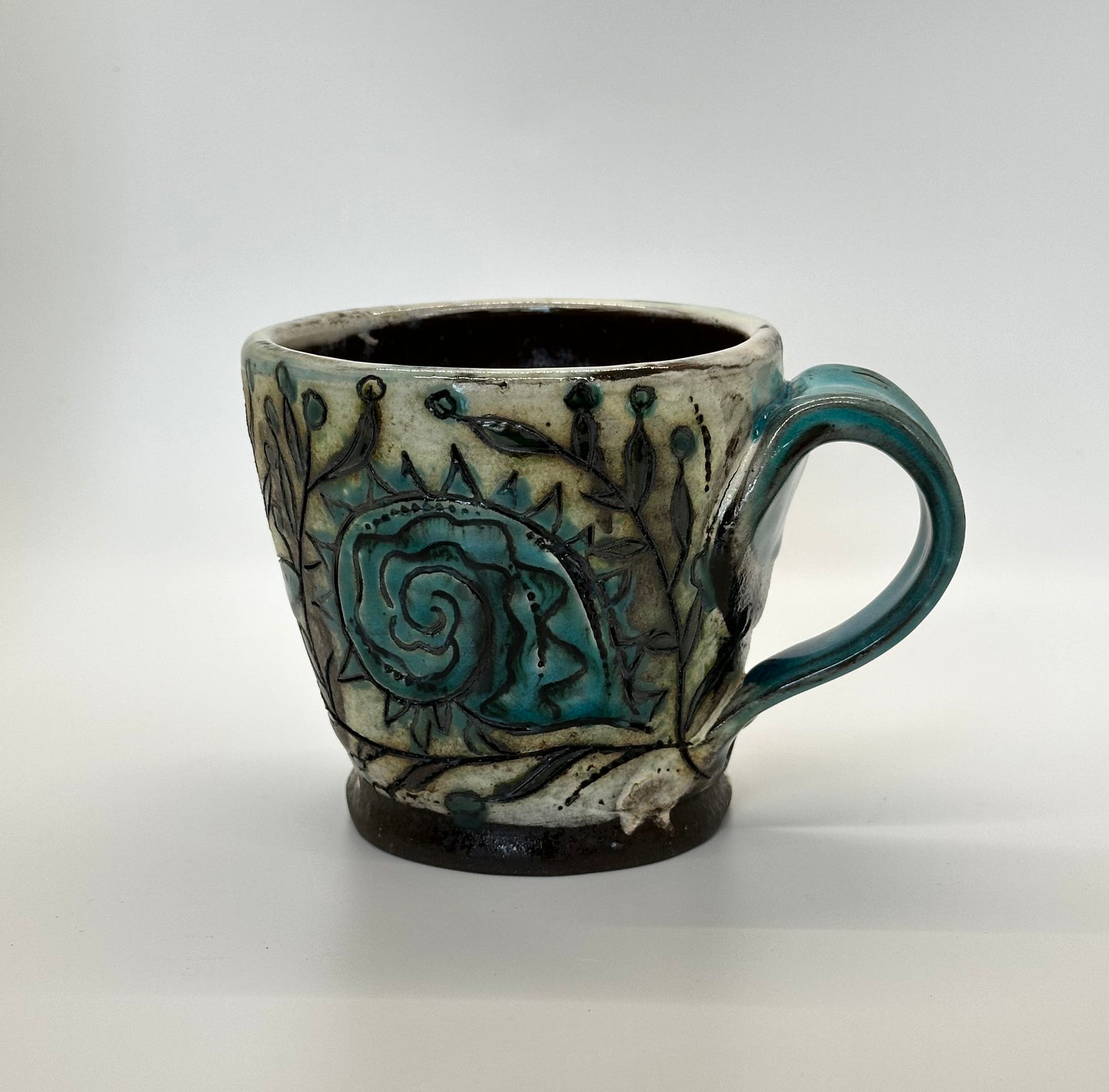 Black Stoneware Seashell Mug