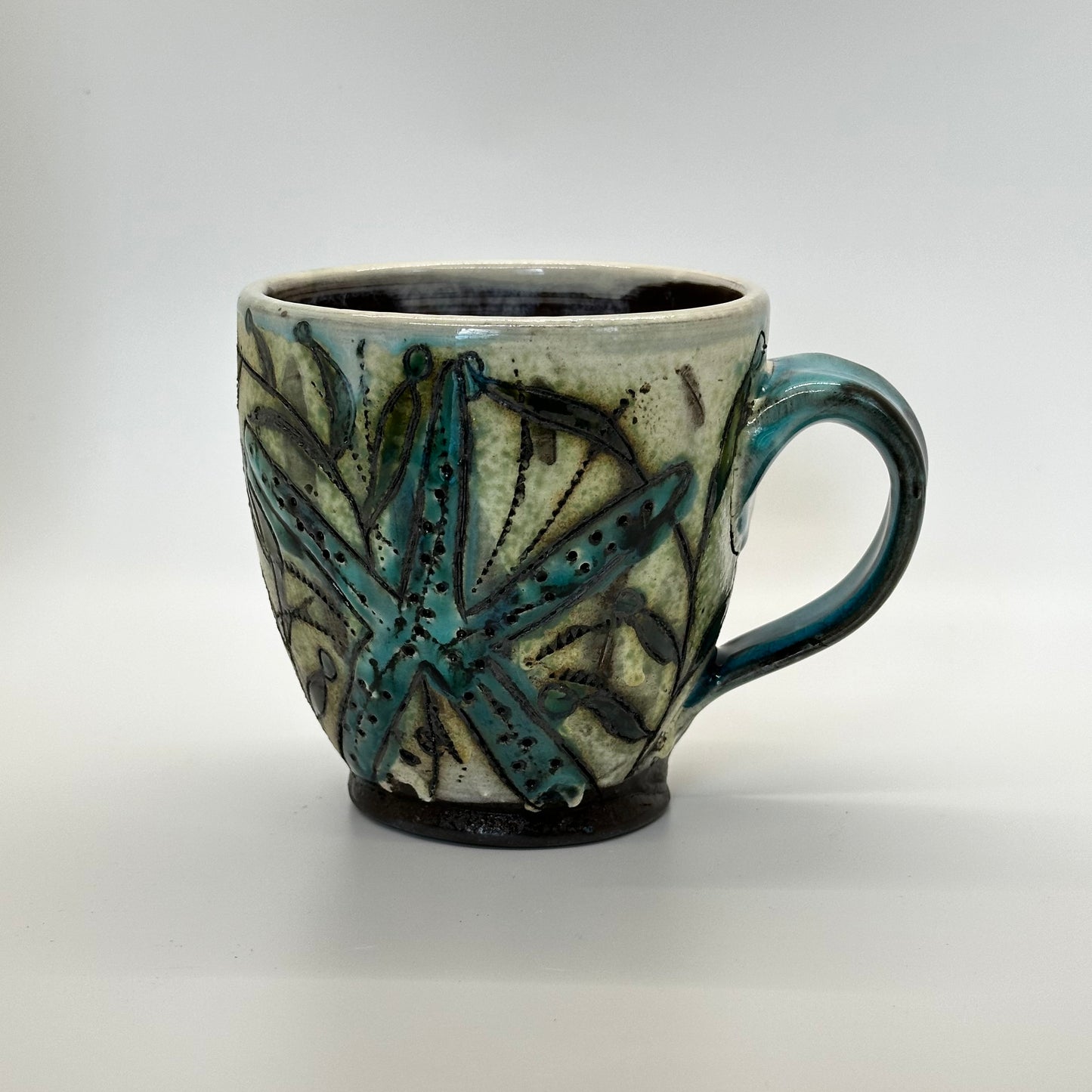 Black Stoneware Seashell Mug