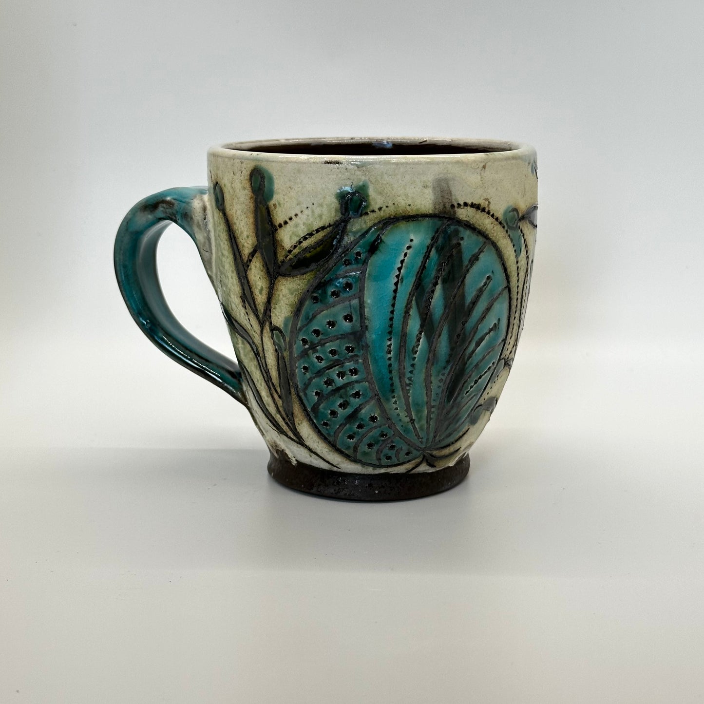 Black Stoneware Seashell Mug