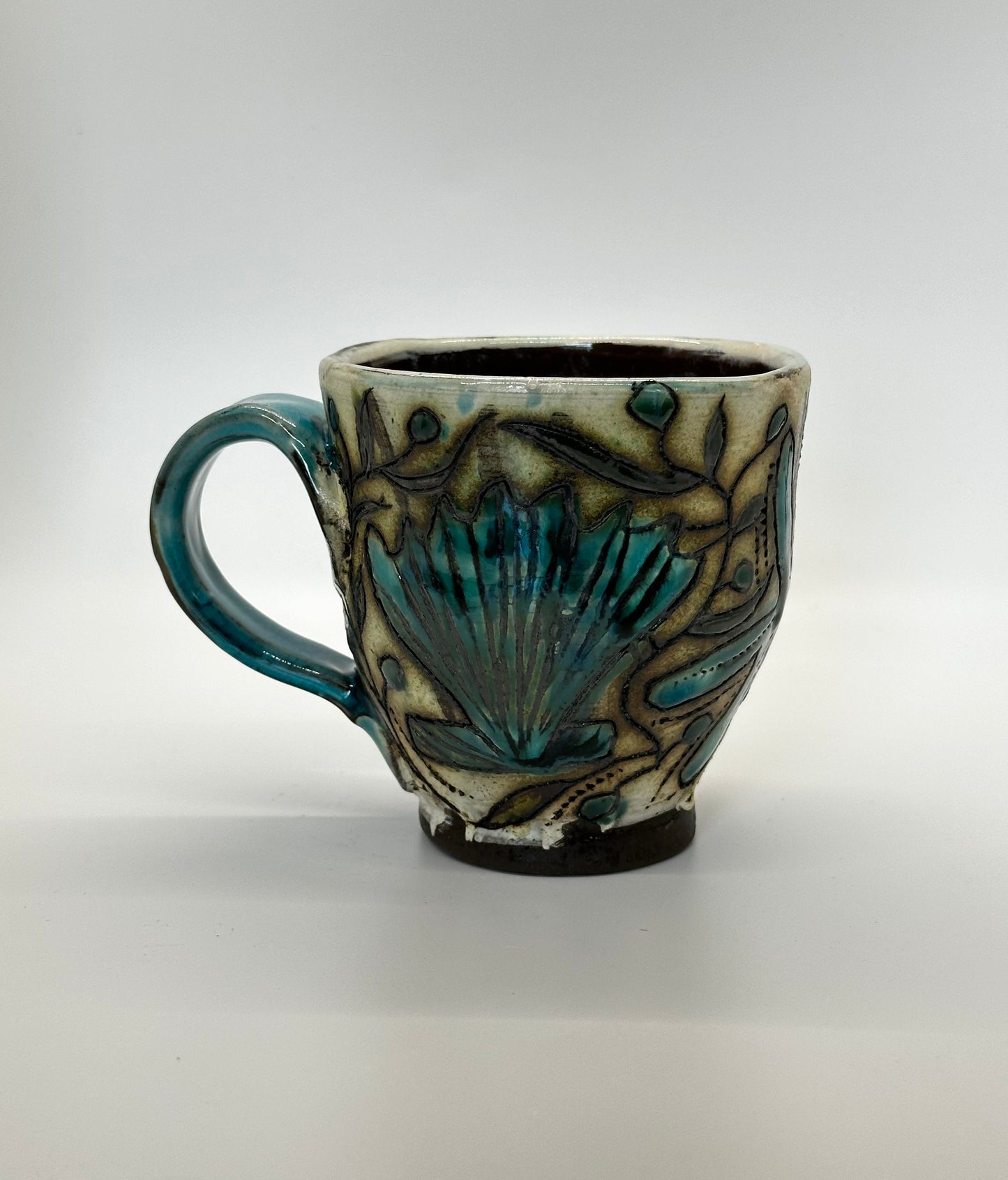 Black Stoneware Seashell Mug