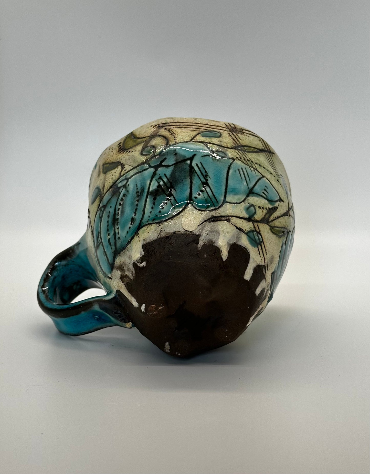 Black Stoneware Seashell Mug