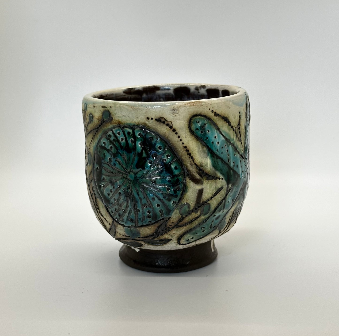 Black Stoneware Seashell Mug