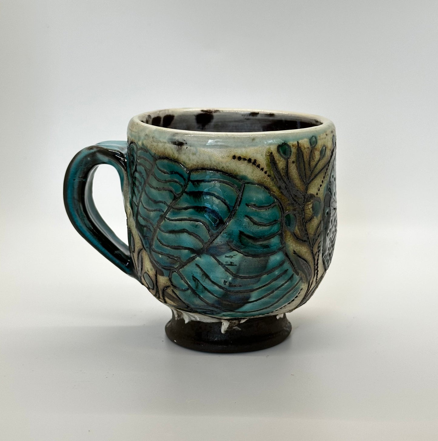 Black Stoneware Seashell Mug