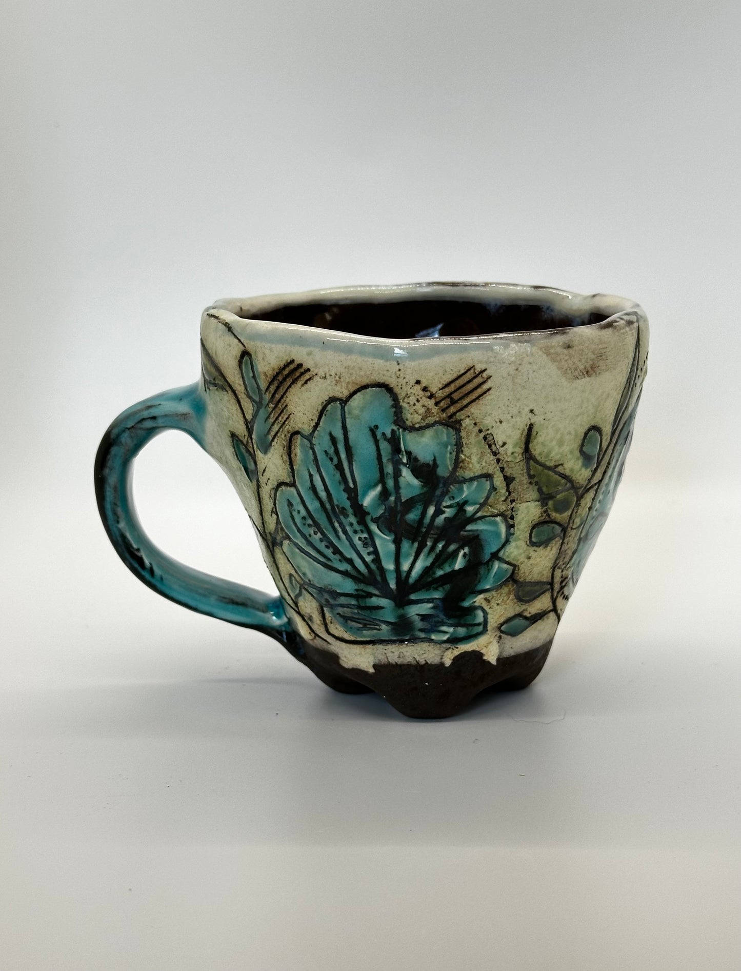 Black Stoneware Seashell Mug